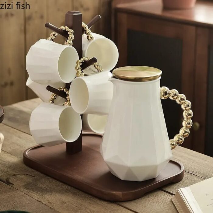 Luxurious tea set with golden handle