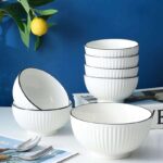 Concise sauce bowls.