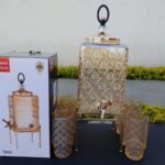 Golden juice dispensers+ 6 glasses.