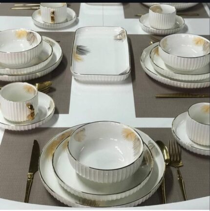 Elegant 32pc European Porcelain Dinner Set