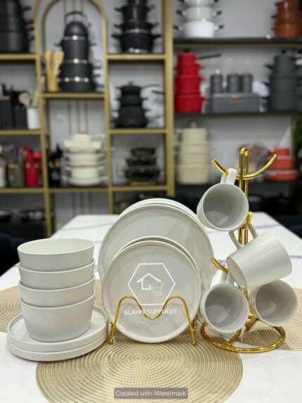 16pc White Ceramic Dinner Set.