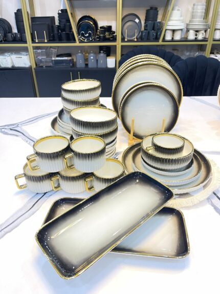 Elegant 32-piece Dinner Set