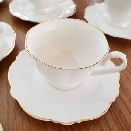 Ceramic tea cup and saucer set (6 cups &6 saucers )